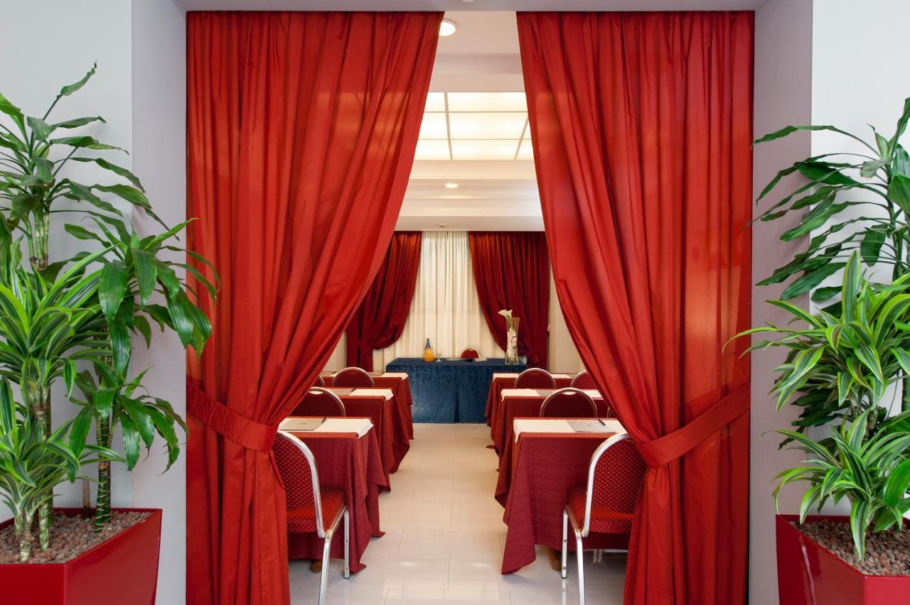 Quality Rouge Et Noir Rom